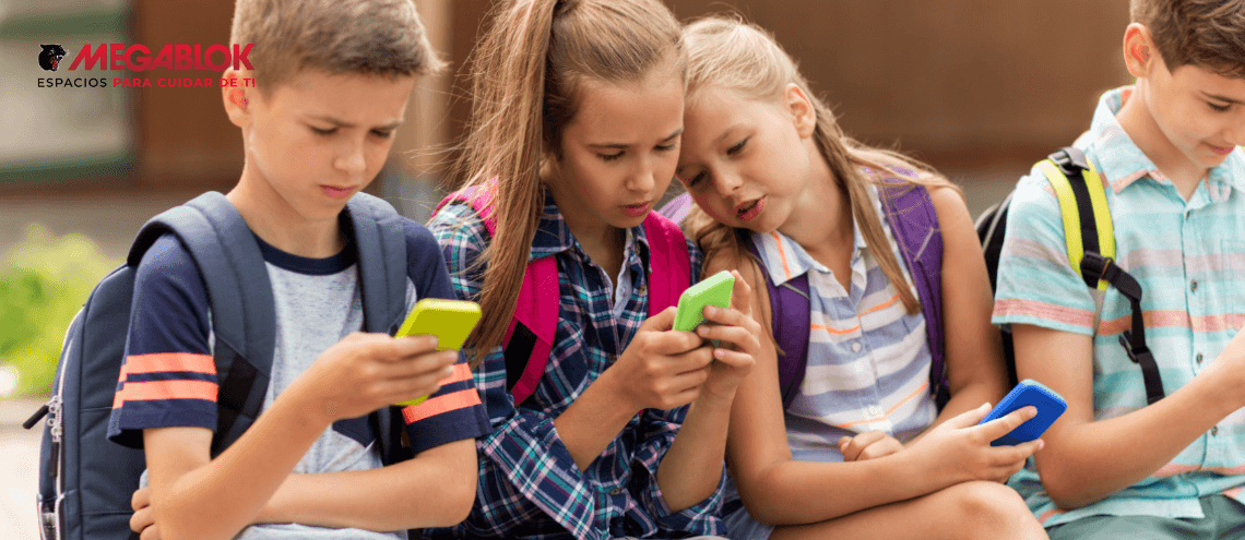Taquillas para móviles en los colegios. La solución a la nueva regulación española